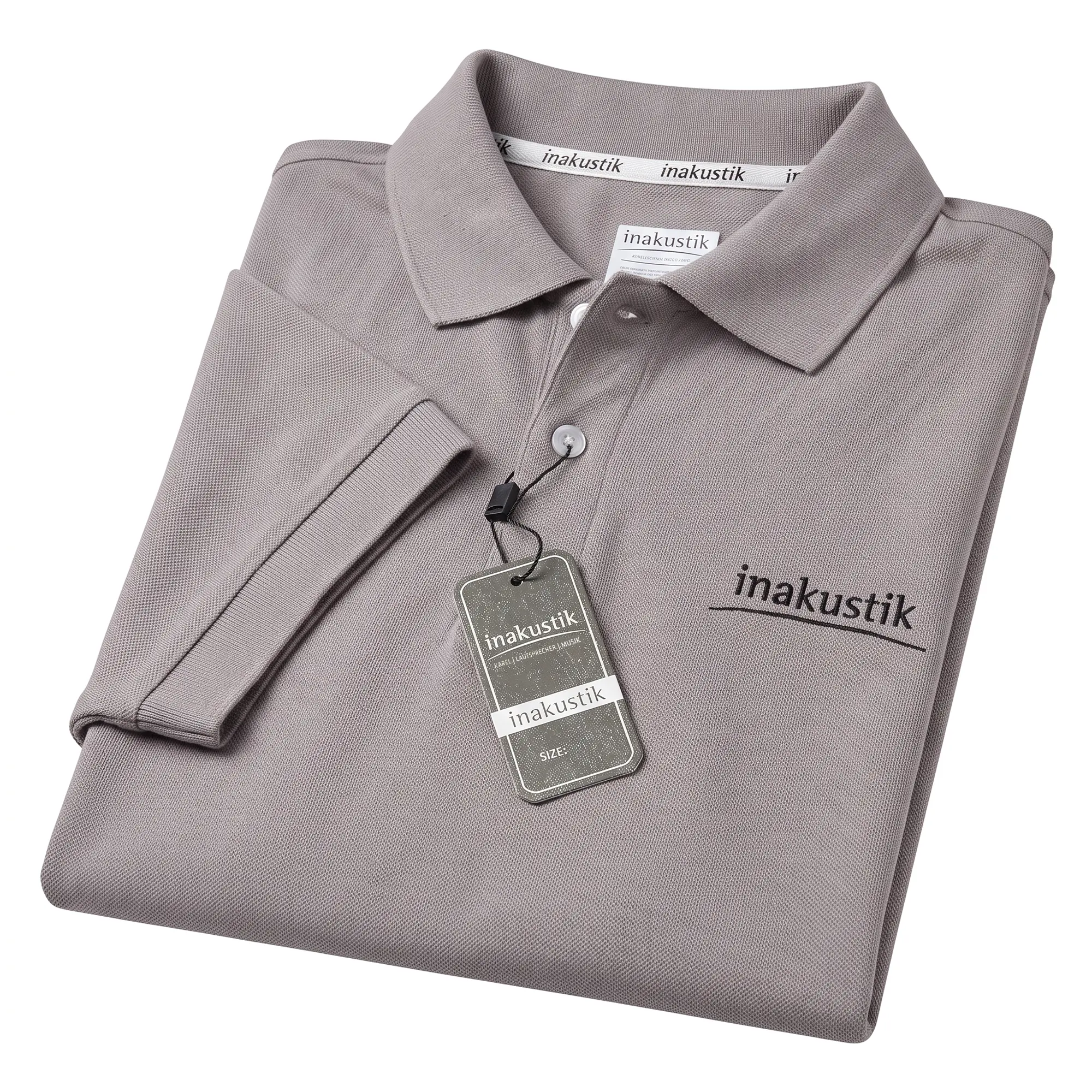 Nahaufnahme des in-akustik Polo-Shirts